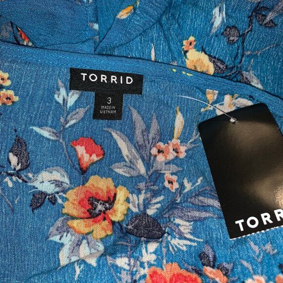 Torrid Babydoll Crinkle Gauze Crochet Inset Lace-Up Top NWT - Picture 3 of 8